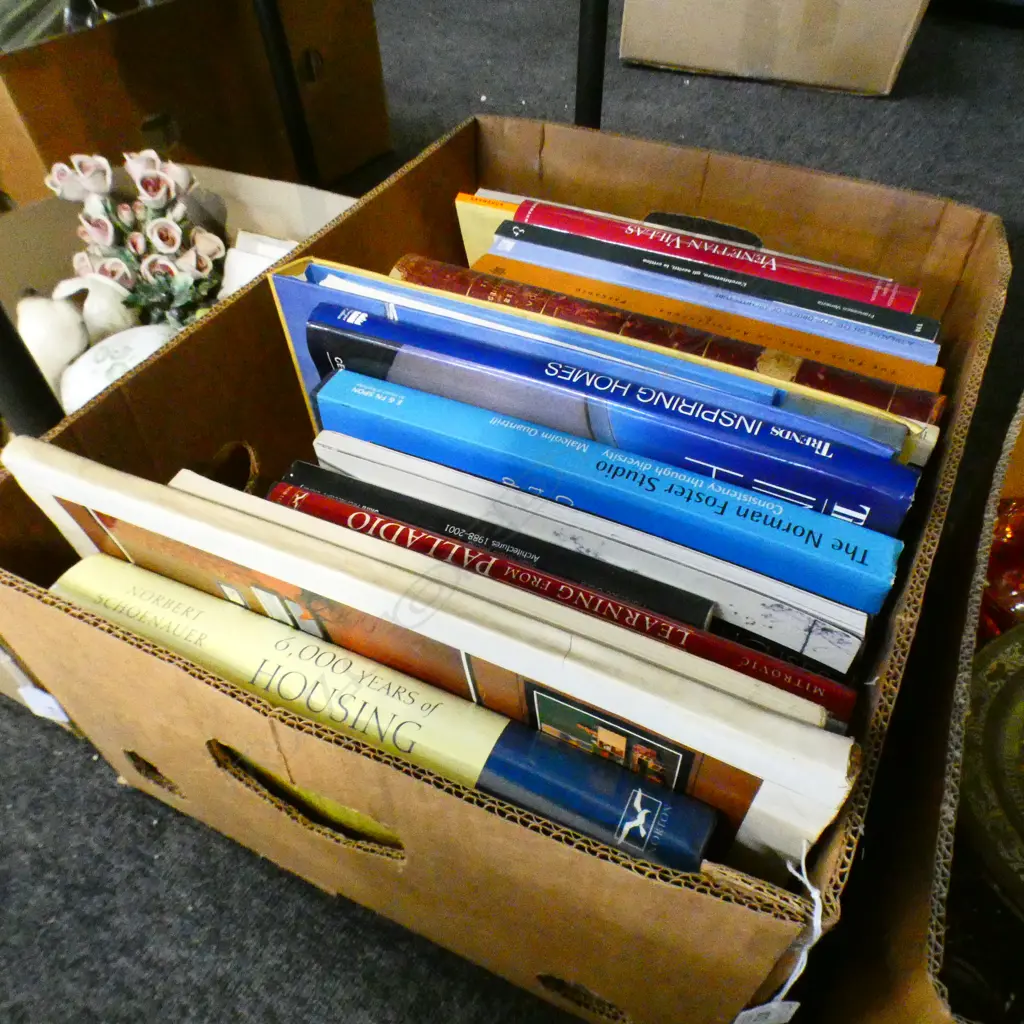 BOX LOT ARCHITECTURE BOOKS Image 1++
