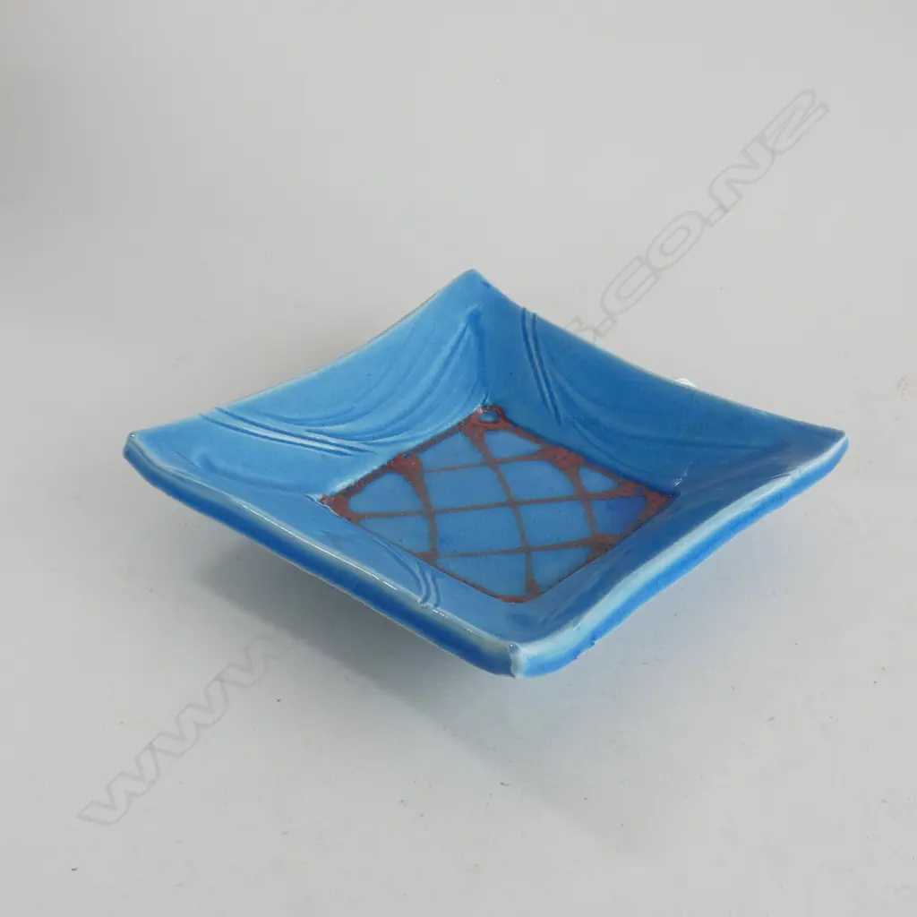MERILYN WISEMAN SMALL BLUE SQUARE DISH Image 1++