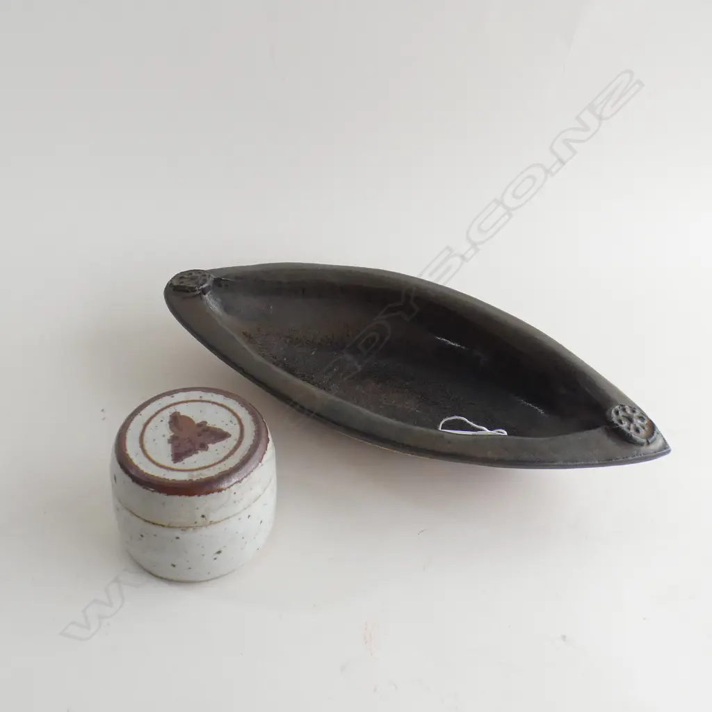BARRON LOZENGE SHAPED DISH PLUS SMALL LIDDED POT Image 1++
