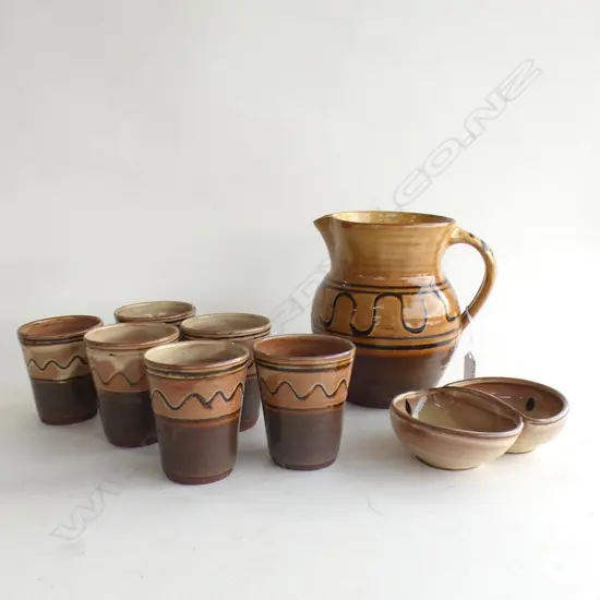 WINCHCOMB POTTERY SET BY SIDNEY TUSTAN (chip to jug)