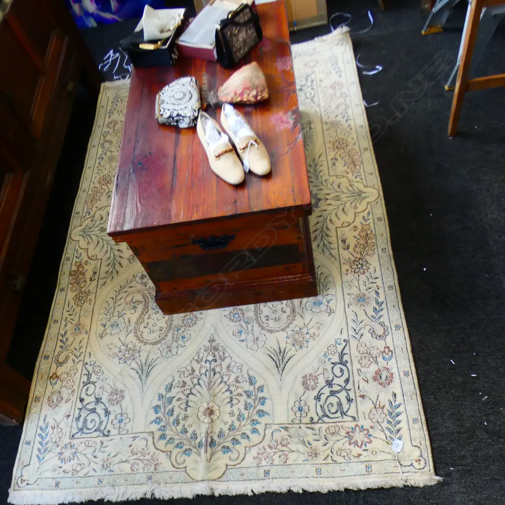 CREAM FLORAL MACHINE WOVEN RUG 2000x1260mm Image 1++