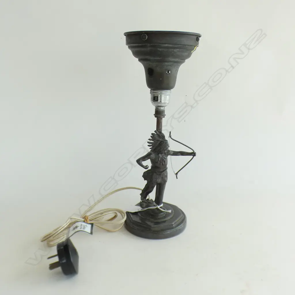 VINTAGE LAMP w. AMERICAN INDIAN H.300mm AF (BASE w. BREAKS) Image 1++
