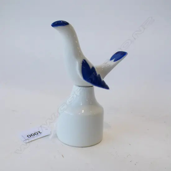 2 ITEMS, PIE FUNNEL & WORCESTER CERAMIC BIRD