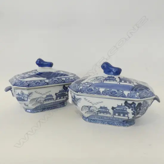 PR B/W LIDDED ORIENTAL TUREENS W.255mm