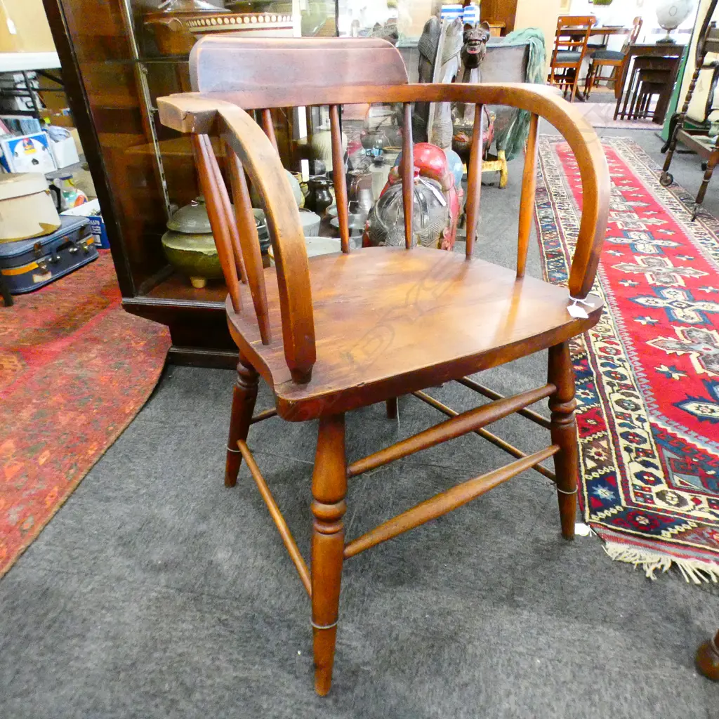 VINTAGE CAPTAINS CHAIR Image 1++