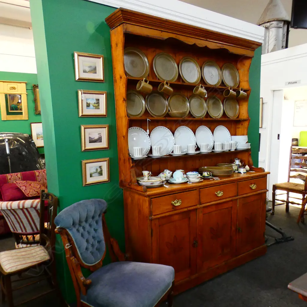 WELSH DRESSER... Image 1++
