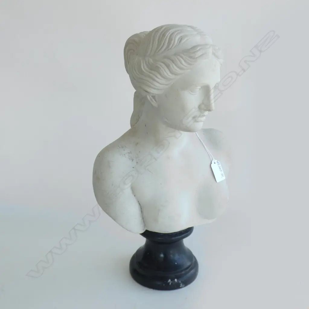 VINTAGE SIMULATED MARBLE BUST OF DIANA  H.410mm (~6kg) Image 1++