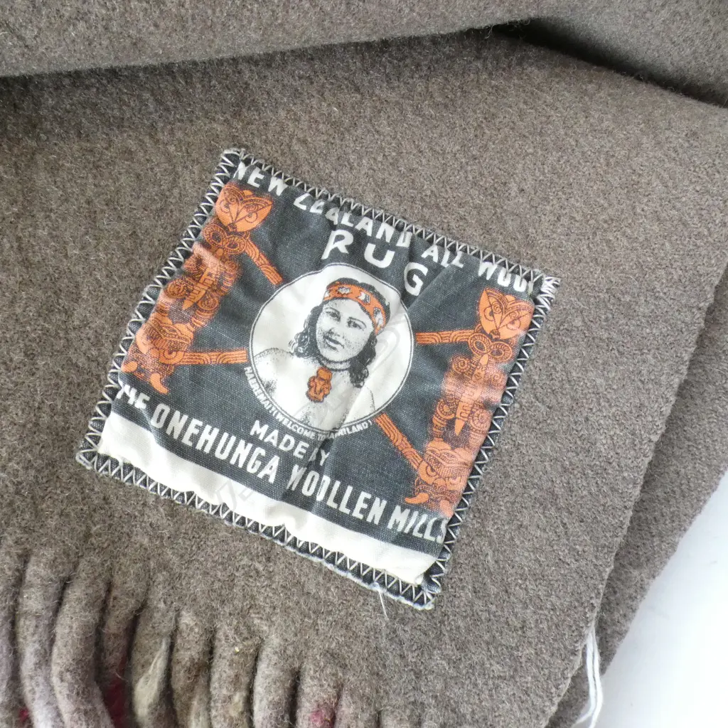 ONEHUNGA WOOLLEN MILLS TRAVEL RUG BLANKET MAORI LABEL Image 1++