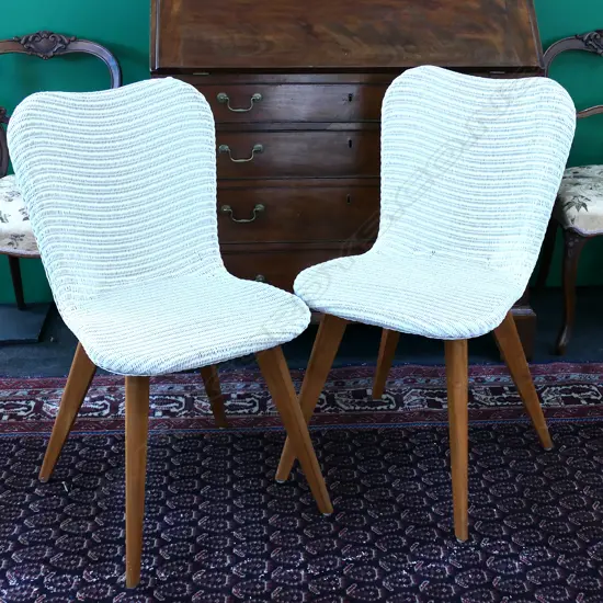PAIR OF VINCENT SHEPPARD DESIGNER WHITE CHAIN OUTDOOR CHAIRS