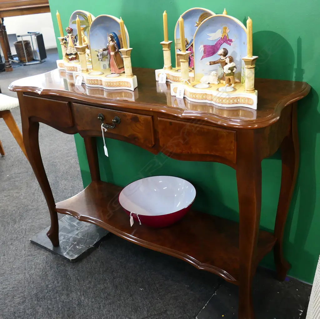 HALL TABLE BY R.A. & C.R. DAVIES LTD CHCH W.1020mm Image 1++