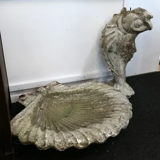 VINTAGE CONCRETE BIRD BATH - BOWL NEEDS REATTACHING H.700mm