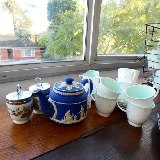 12 PCE SUSIE COOPER PART TEA SET, PR EGG CODDLERS, JASPERWARE TEAPOT