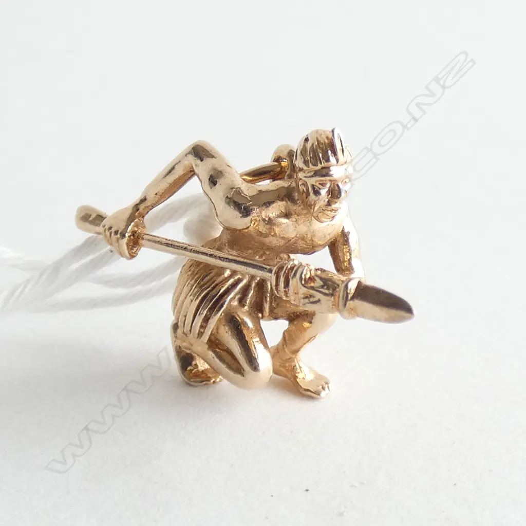 14CT NZ GOLD MAORI WARRIOR CHARM  4.7G Image 1++