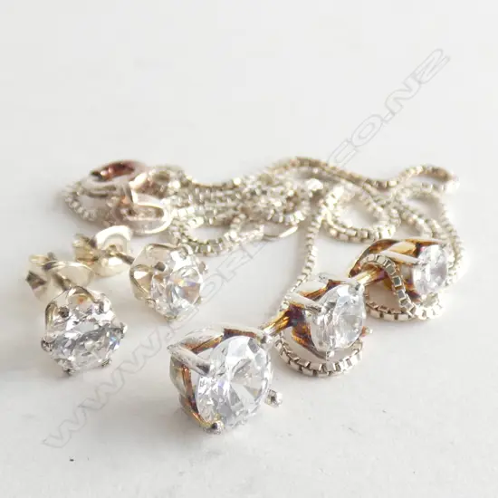 STG SILVER MOUNTED GOLD PLATED PENDANT & EARRINGS 