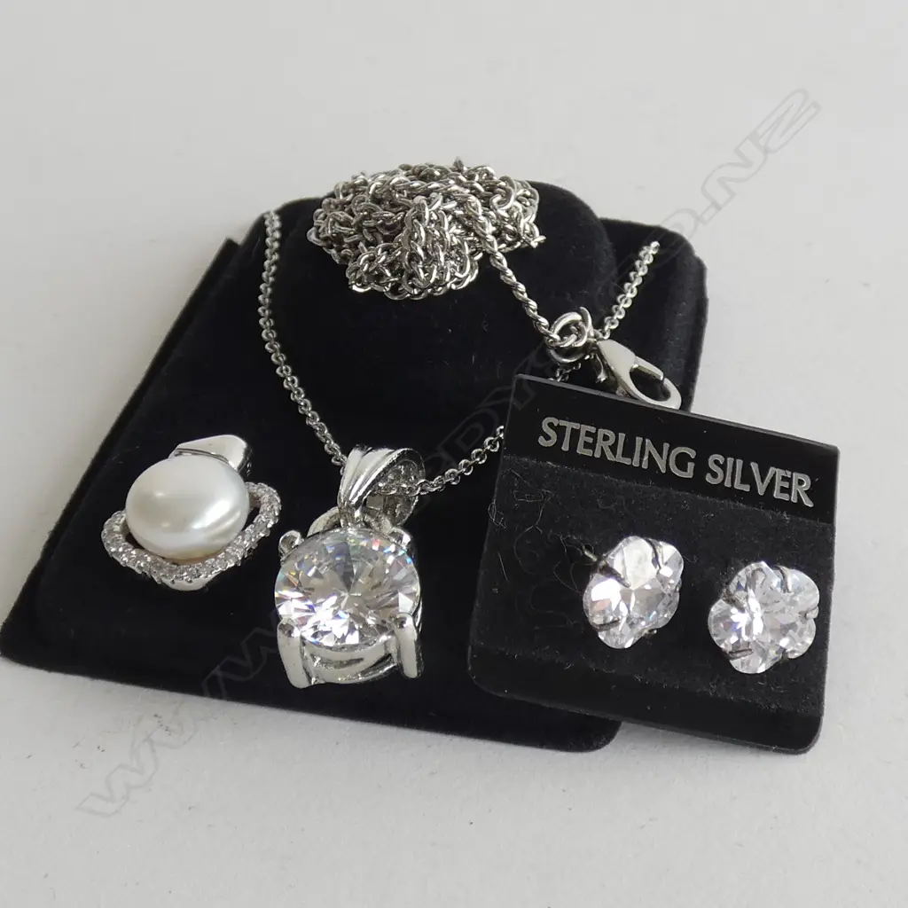 CULTURED PEARL PENDANT & STG SILVER EARRINGS & PENDANT Image 1++