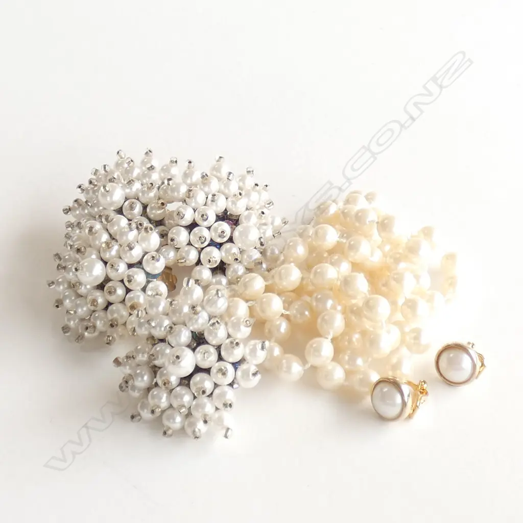 RETRO COSTUME PEARL JEWELLERY Image 1++