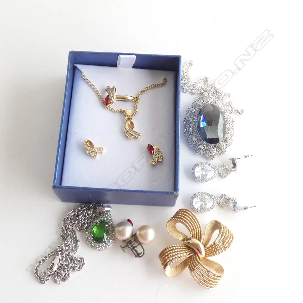 SM BAG COSTUME JEWELLERY Image 1++