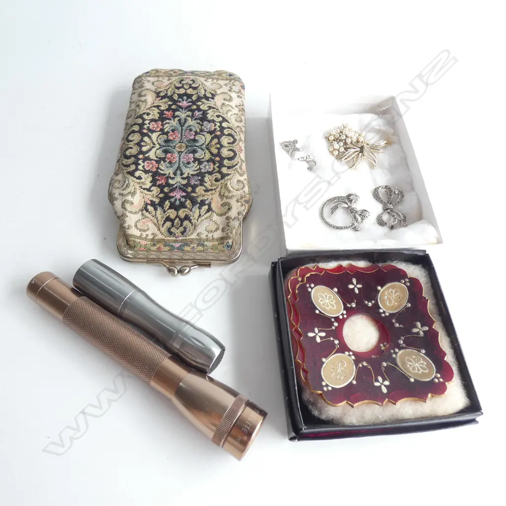 BAG 2 TORCHES. GLASSES IN CASE. 2 ANTIQUE GLASS DRIP TRAYS... Image 1++
