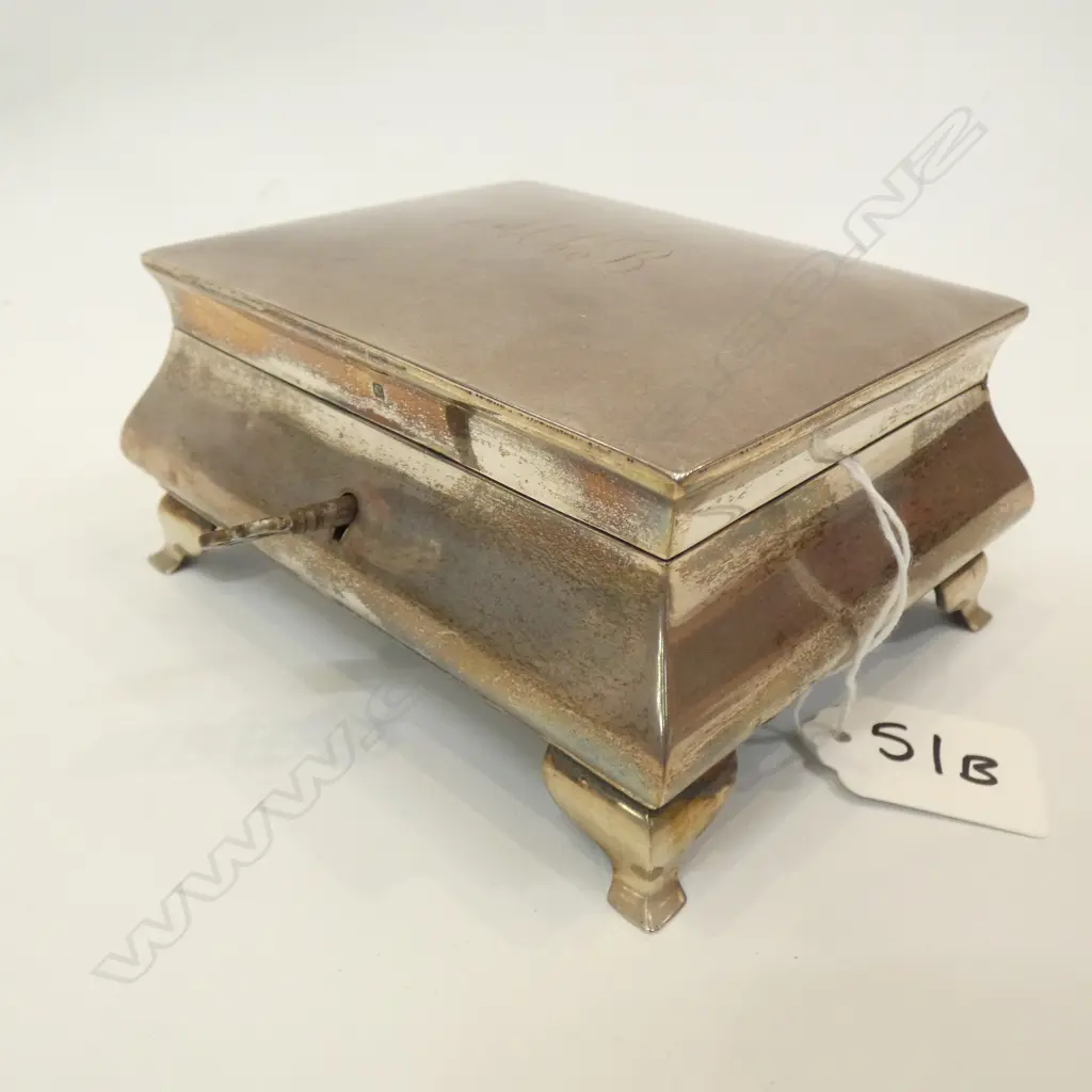 OLD ENGRAVED STG SILVER LIDDED BOX w. KEY 130 X 100MM Image 1++