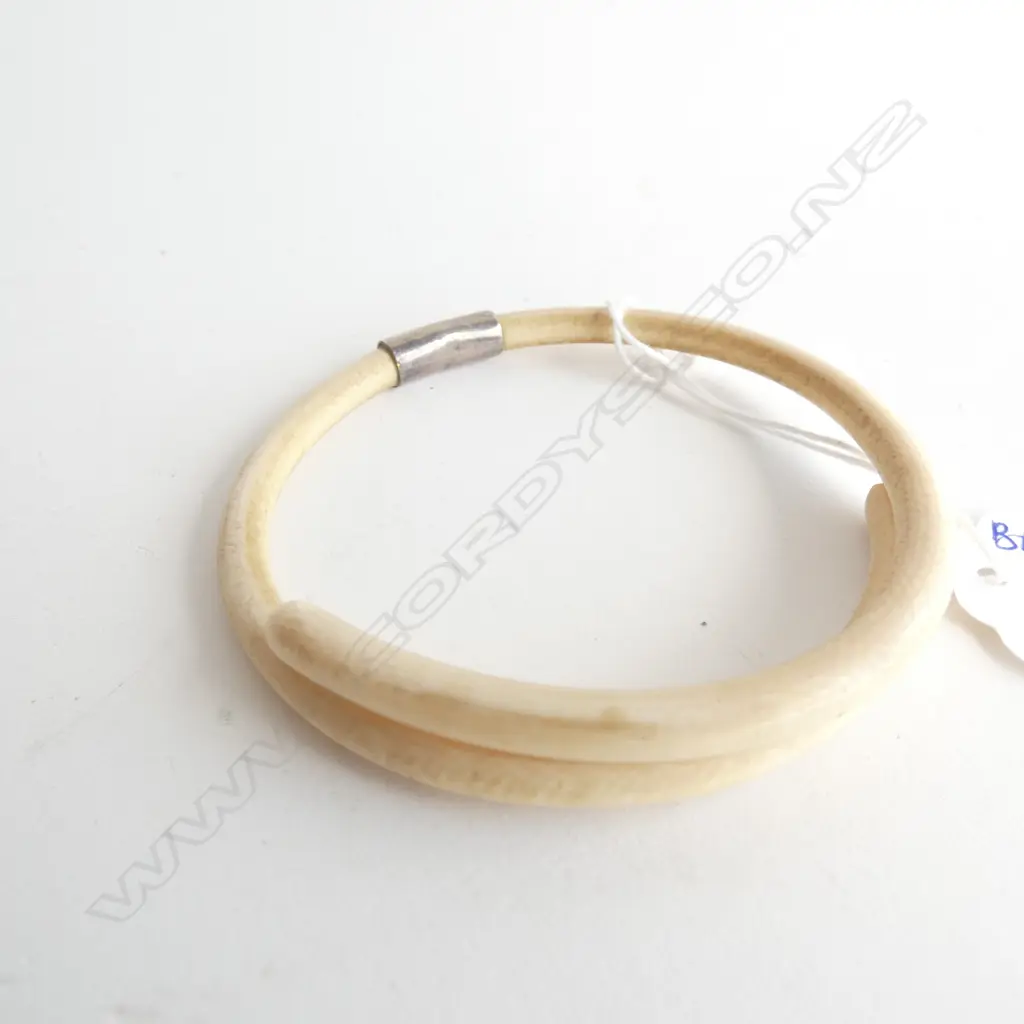 IVORY BANGLE SILVER MOUNT  Image 1++