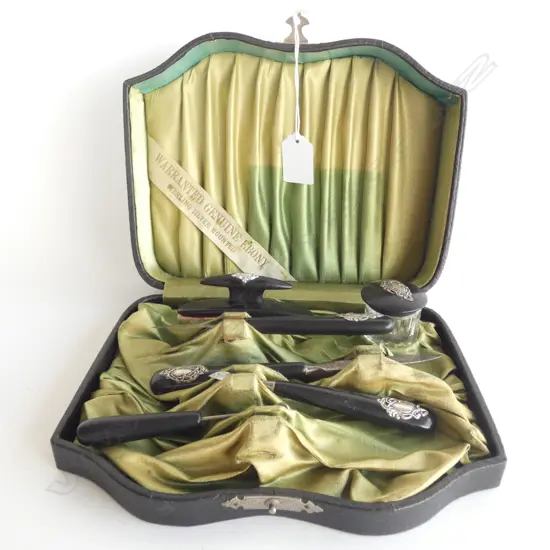 ANTIQUE STG SILVER VANITY SET IN BOX