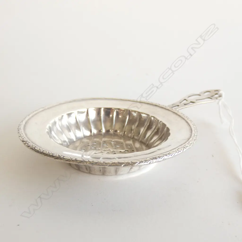925 STG SILVER TEA STRAINER 25 GRAMS Image 1++