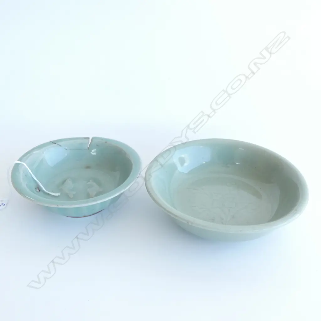 2 LONQUAN CELADON BOWLS FISH AF & FLOWER 160mm dia Image 1++