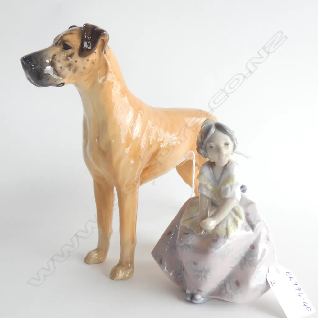 SM LLADRO GIRL FIGURINE H. 125MM (A/F) + BESWICK DOG L. 220MM Image 1++