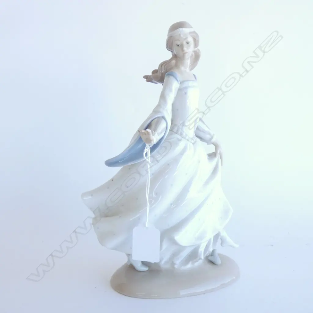 LLADRO CINDERELLA HAND REPAIRED H.250mm Image 1++