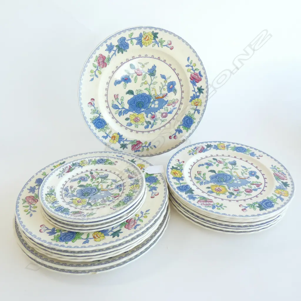 18 MASONS REGENCY PLATES; 5 SIZES. LARGEST 270MM SOME A/F Image 1++