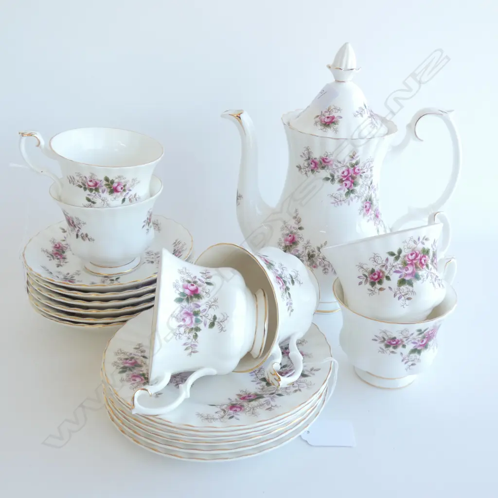 ROYAL ALBERT LAVENDER ROSE 19 PC COFFEE SET; COFFEE POT / 6 TRIOS  Image 1++