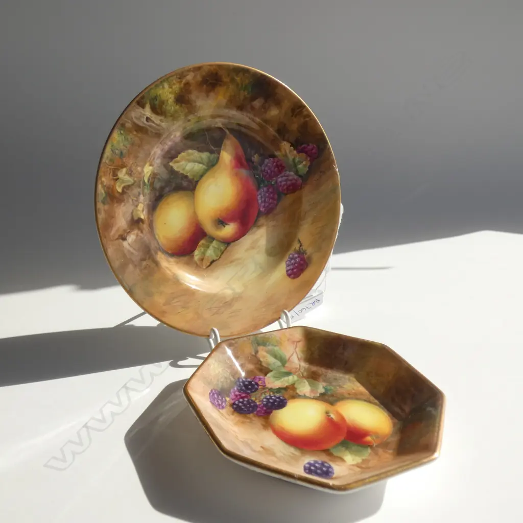 2 ROYAL WORCESTER SIGNED FRUIT PLATES H. AYRTON & W. J. BAGNALL 155mm dia Image 1++