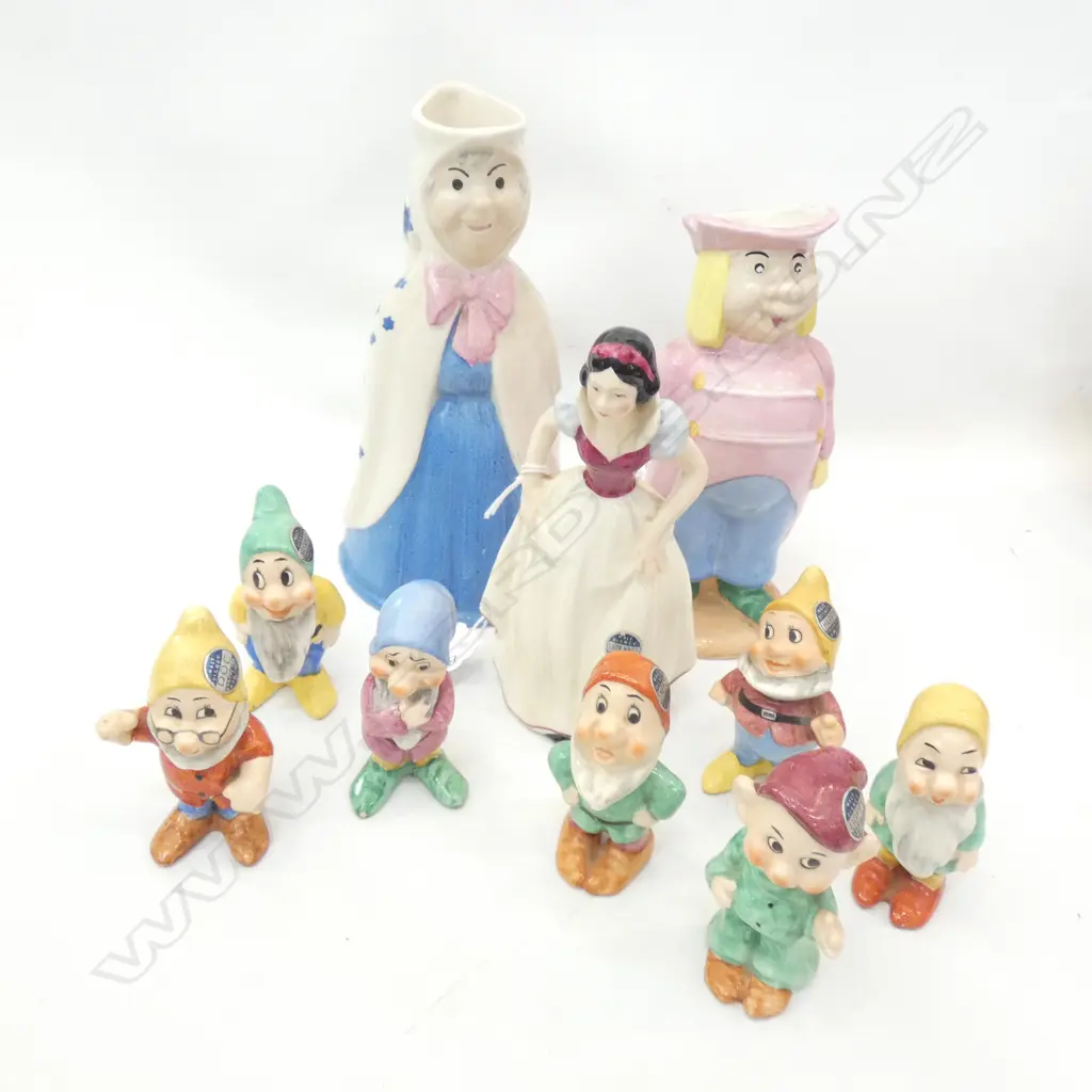 HUMMEL SNOW WHITE (H.140MM) & SEVEN DWARFS + 2 OTHER Image 1++