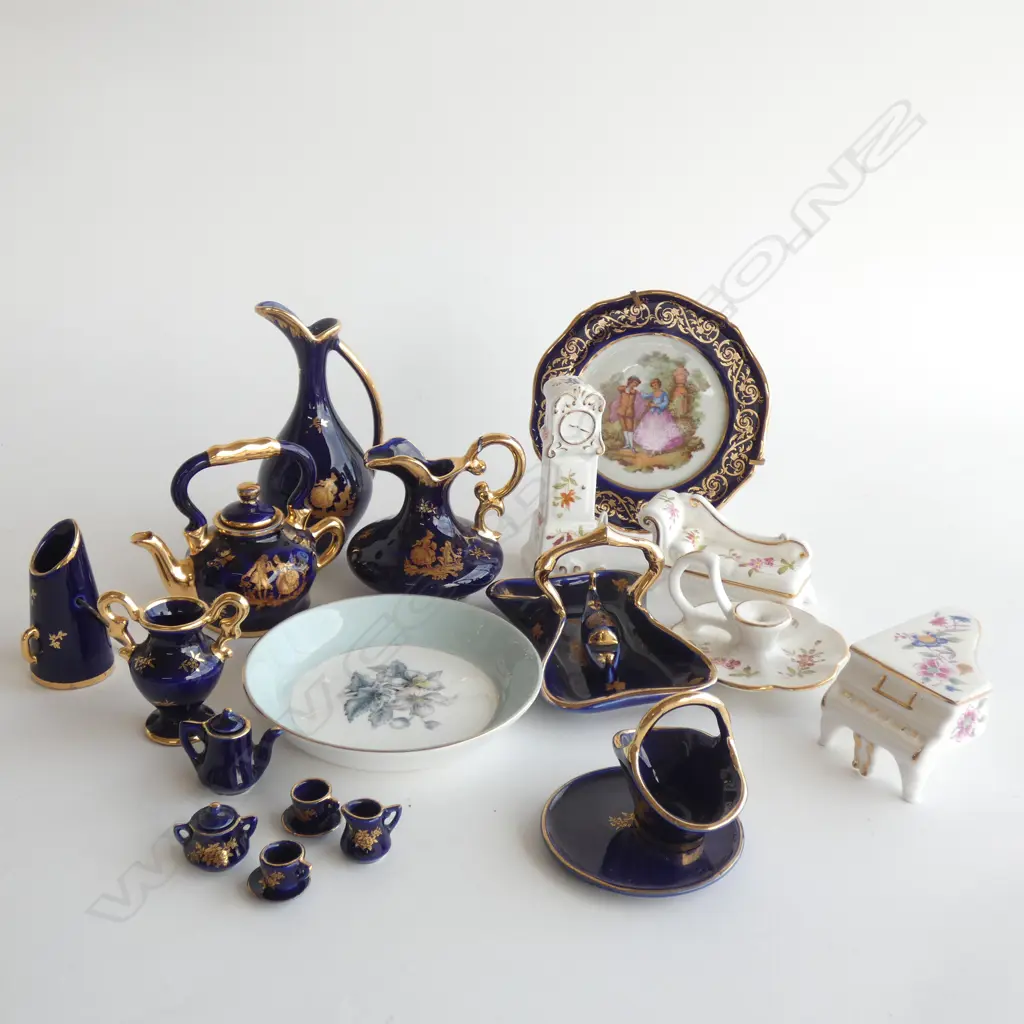 SM BOX LOT MINIATURES INCL LIMOGES  Image 1++
