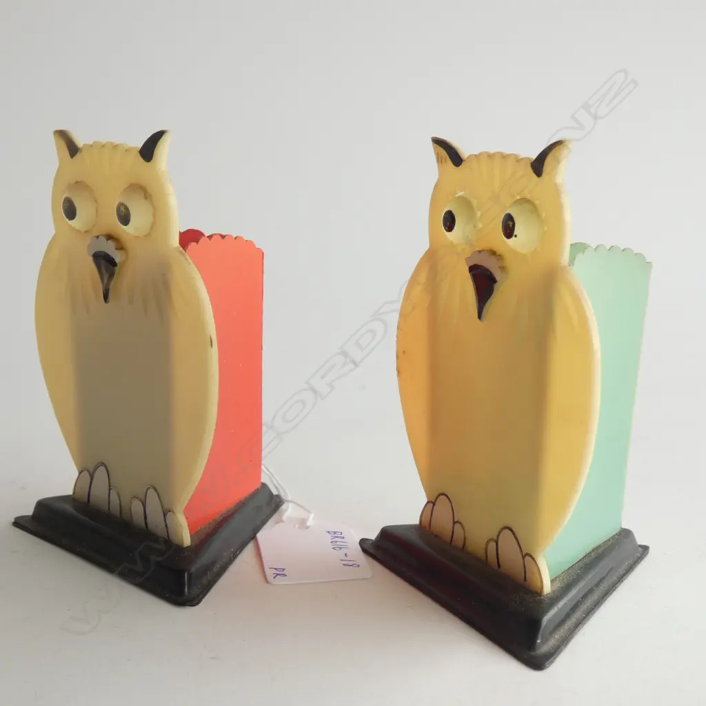 PR COMICAL BAKELITE OWL PEN HOLDERS AF  Image 1++