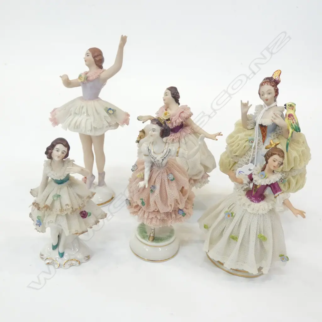 6 GERMAN PORCELAIN LACE FIGURINES TALLEST H. 170MM ALL HAVE SOME DAMAGE TO LACE Image 1++