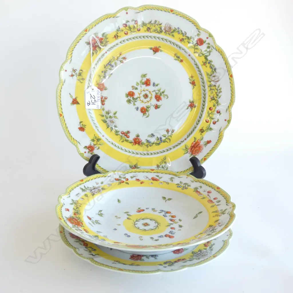 3 LIMOGES HAVILAND DISHES; BOWL & 2 PLATES (LARGEST DIA  275MM) Image 1++