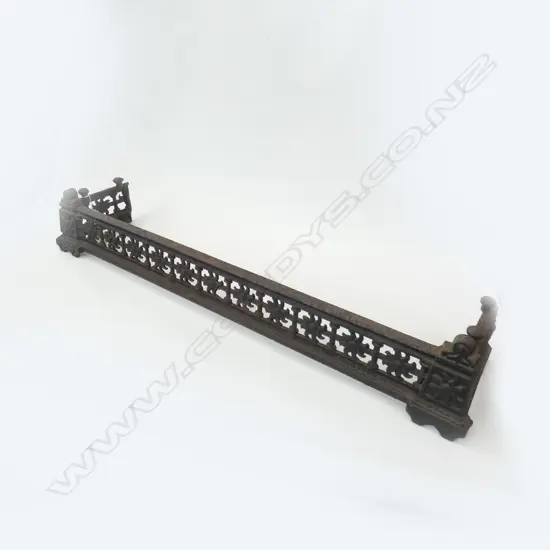 CAST IRON VICTORIAN FIRE FENDER W.905mm