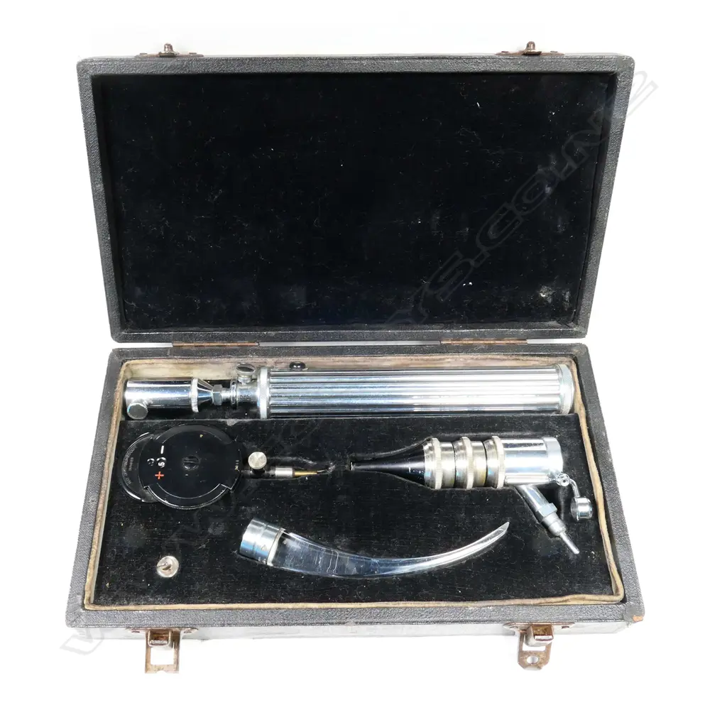 CASED 'COLDLITE'  DOCTOR'S DIAGNOSTIC KIT, C.1930S Image 1++