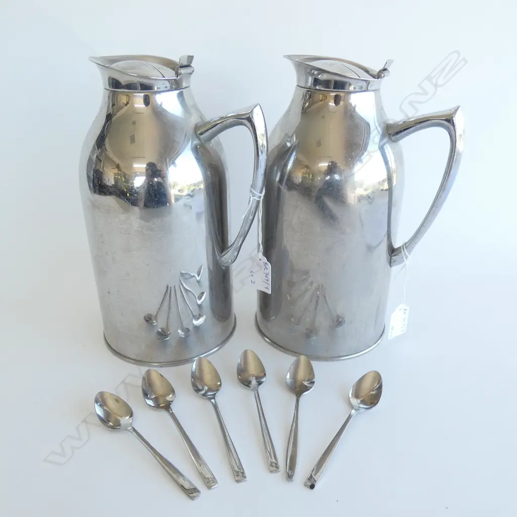 2 AIR NZ METAL TEA SERVING JUGS H.260mm + 4 TEASPOONS Image 1++