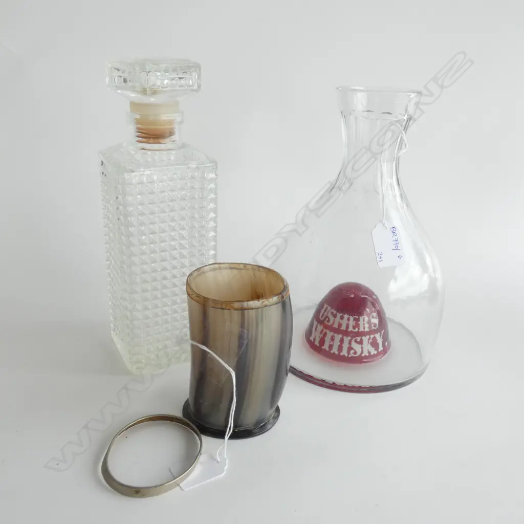 2 DECANTERS H.240mm + HORN CUP  Image 1++