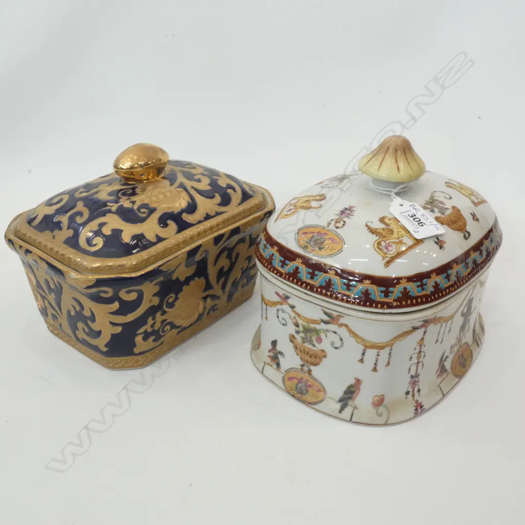 2 LIDDED CONTAINERS L.200mm Image 1++