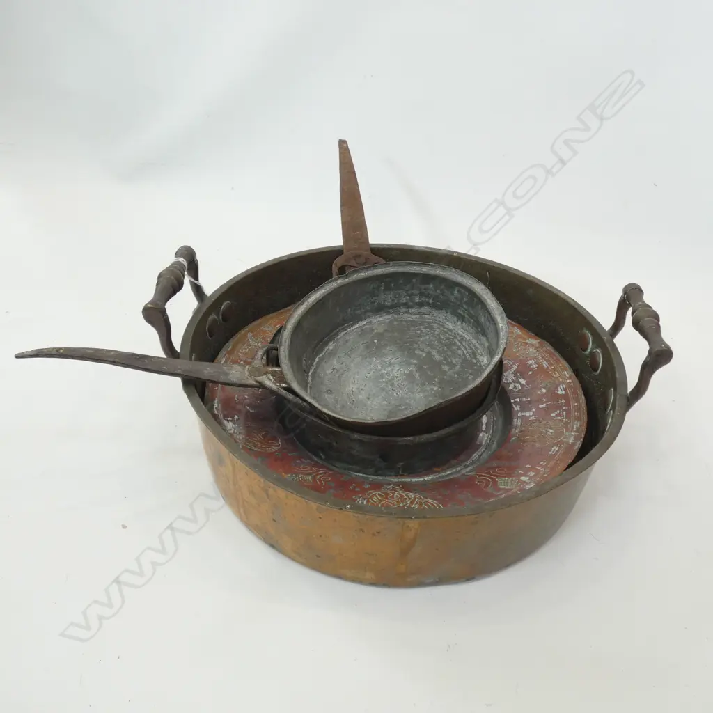 2 COPPER PANS (LARGEST DIA 335MM) & 3 PLATES  Image 1++