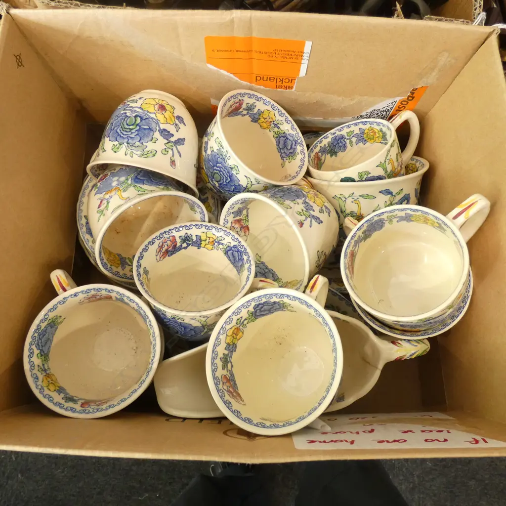 SM BOX LOT MASONS REGENCY CUPS & SAUCERS ETC. SOME A/F Image 1++