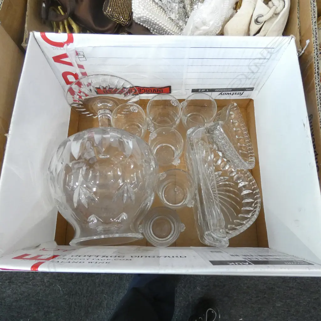 SM BOX GLASS; GLASSES / DISHES / VASE Image 1++