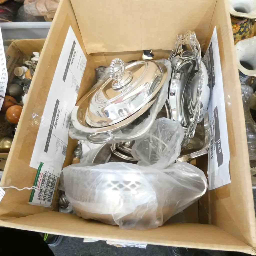 BOX S/PLATE SERVING DISHES ENTREE DISHES BOWLS ETC Image 1++