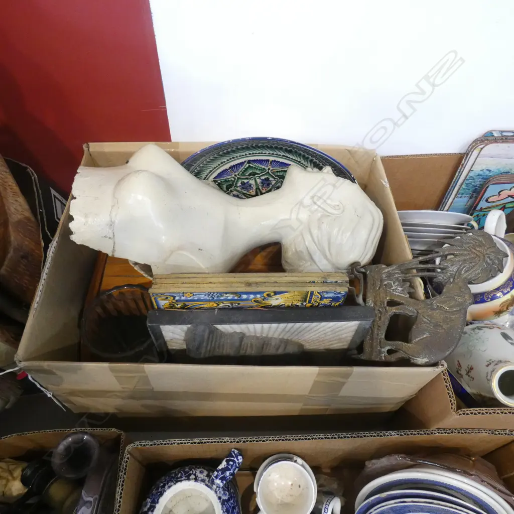 BOX LOT BUST, PLATE, PLAQUES ETC Image 1++