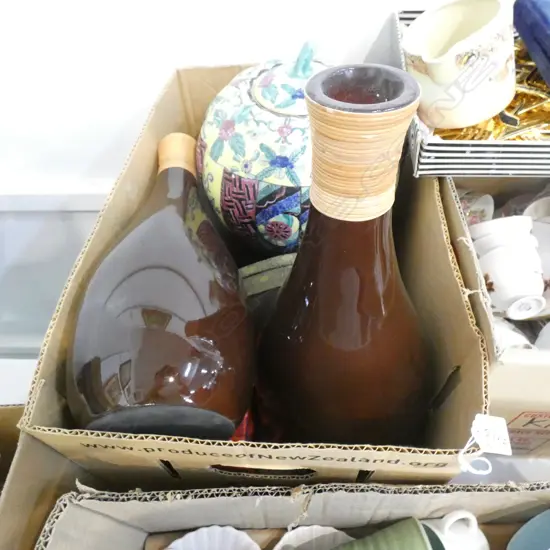 BOX LOT ASST. ORIENTAL PCES; 2 LGE BOTTLES, YIXING WARE TEAPOT, TEA SET ETC