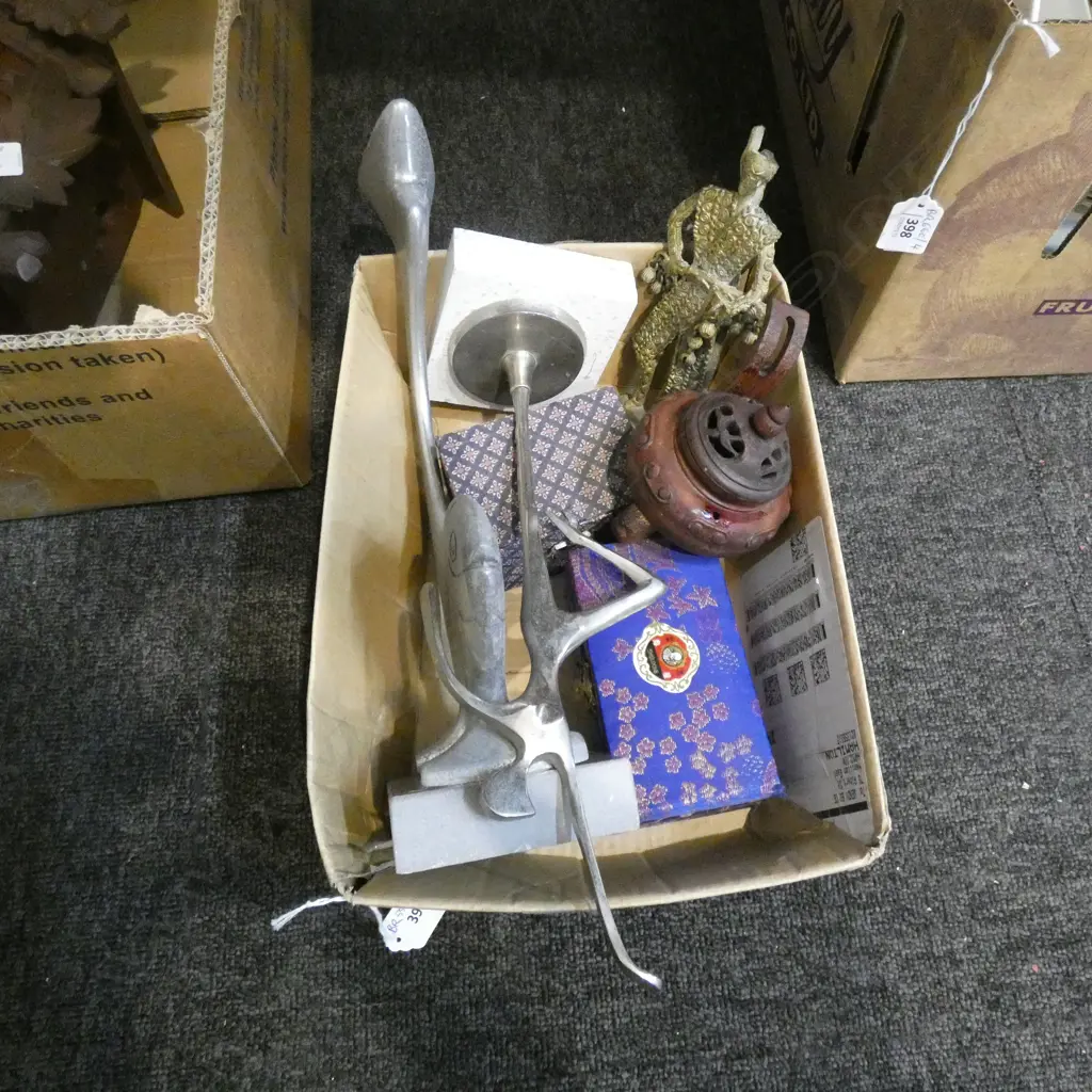 BOX LOT ASST. ORIENTAL PCES, METAL SCULPTURES ETC Image 1++