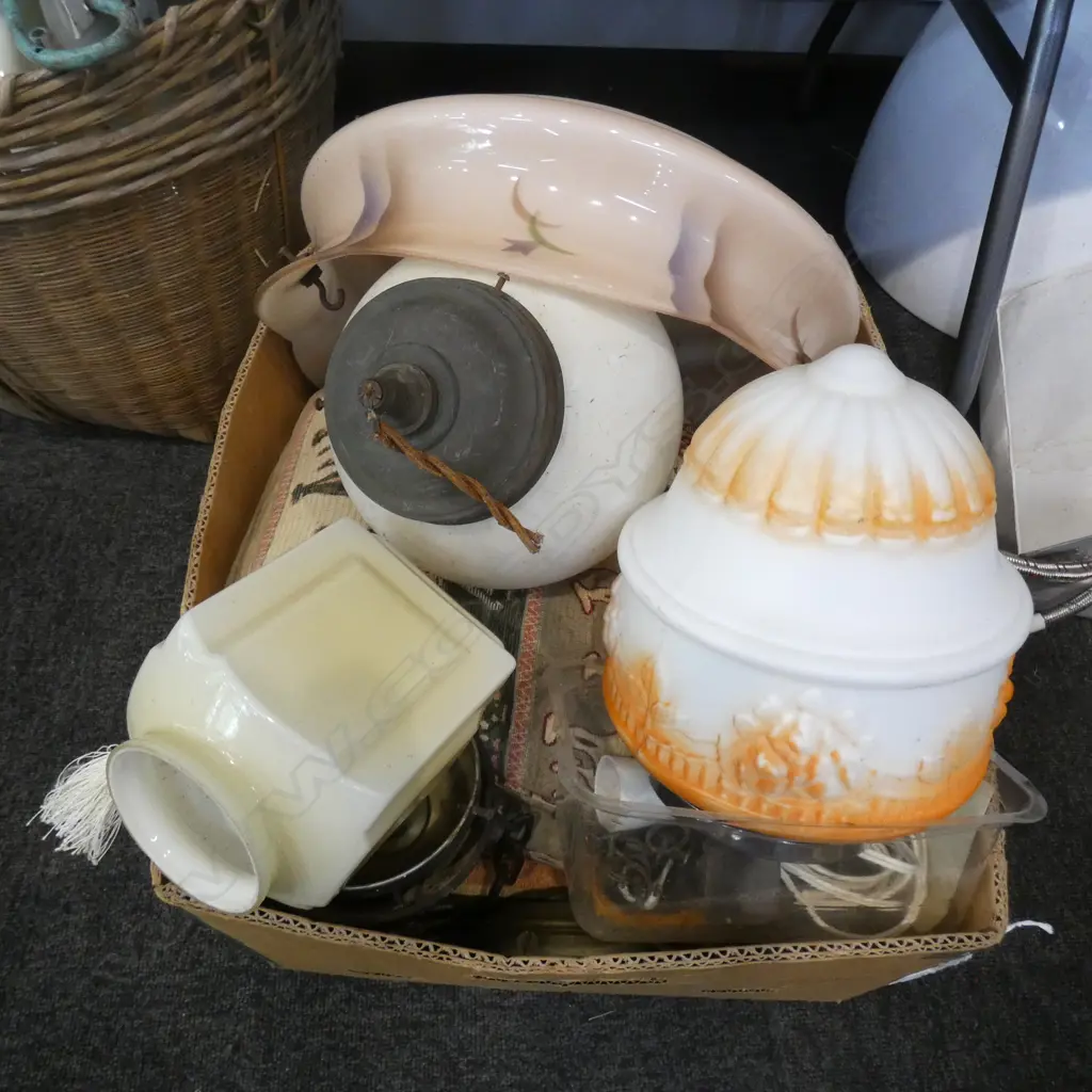 BOX LOT ART DECO LIGHT FITTINGS, CUSHIONS ETC Image 1++